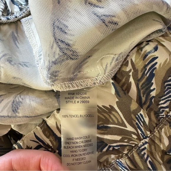 Soft Surroundings Tencel Relax Pull On Tropical Palm Tree Summer Pants - Picture 8 of 11